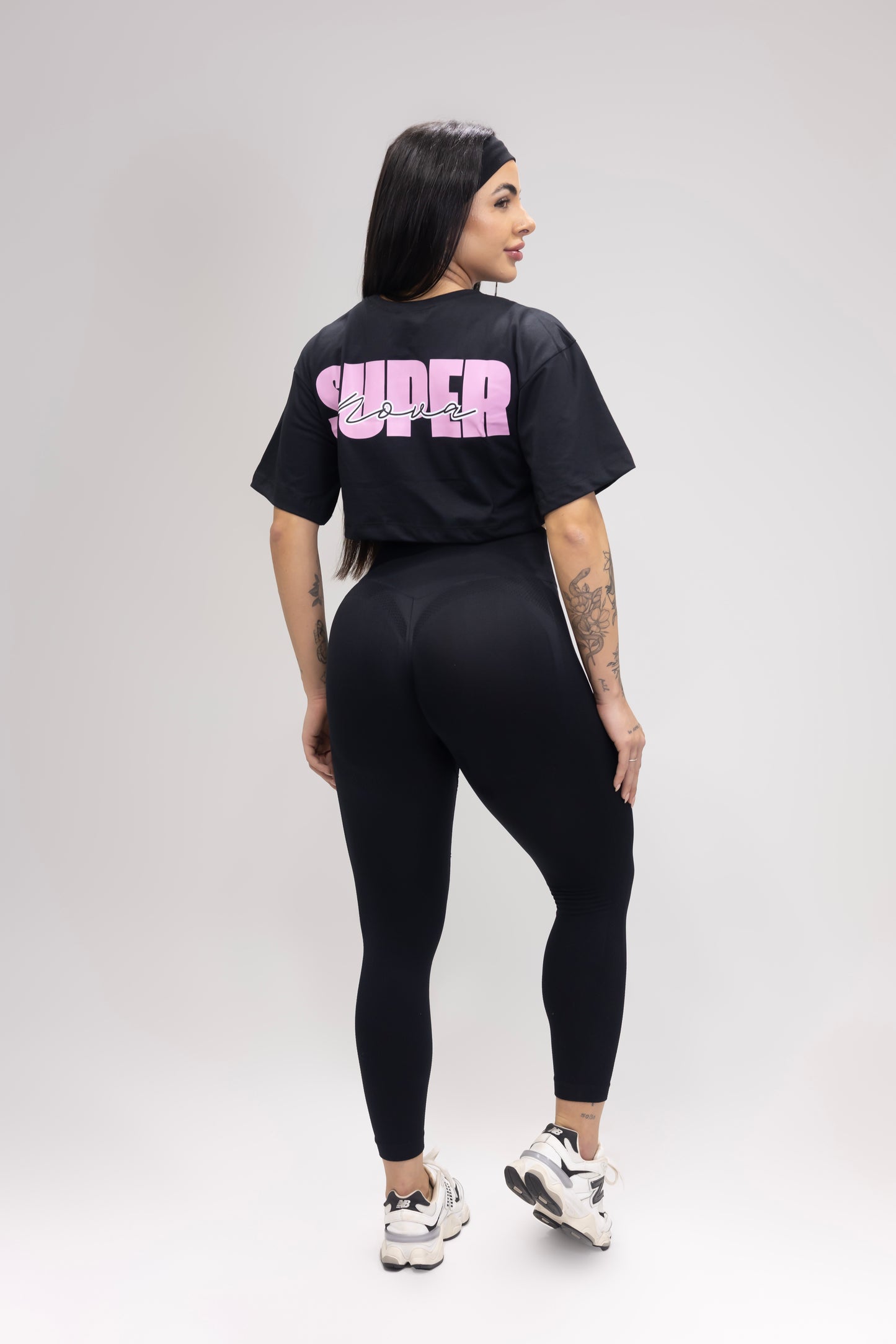 CAMISETA CROPPED SUPERNOVA PRETO